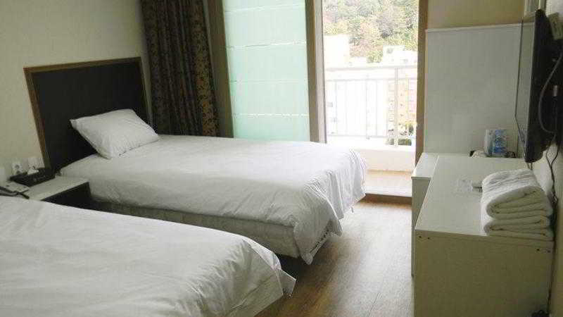 Sims Hotel Jeju Exterior foto