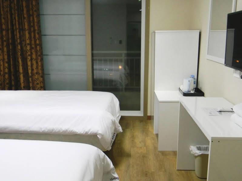 Sims Hotel Jeju Exterior foto
